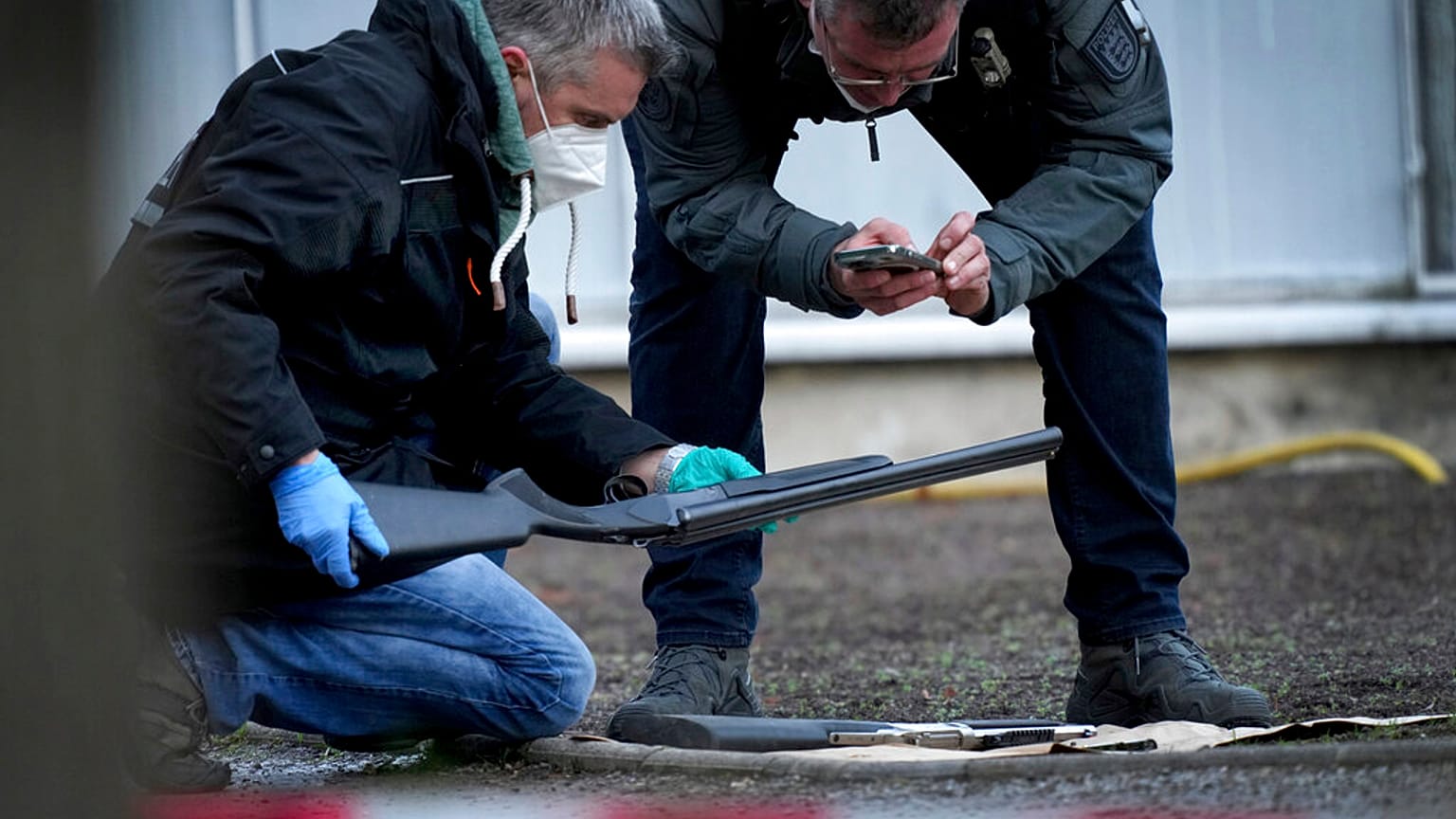 Bei einer Schießerei an der Uni in Heidelberg ist der Täter ums Leben gekommen, mehrere Menschen wurden verletzt.