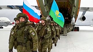 Kazakistan'a giden Rus Barış Gücü askerleri