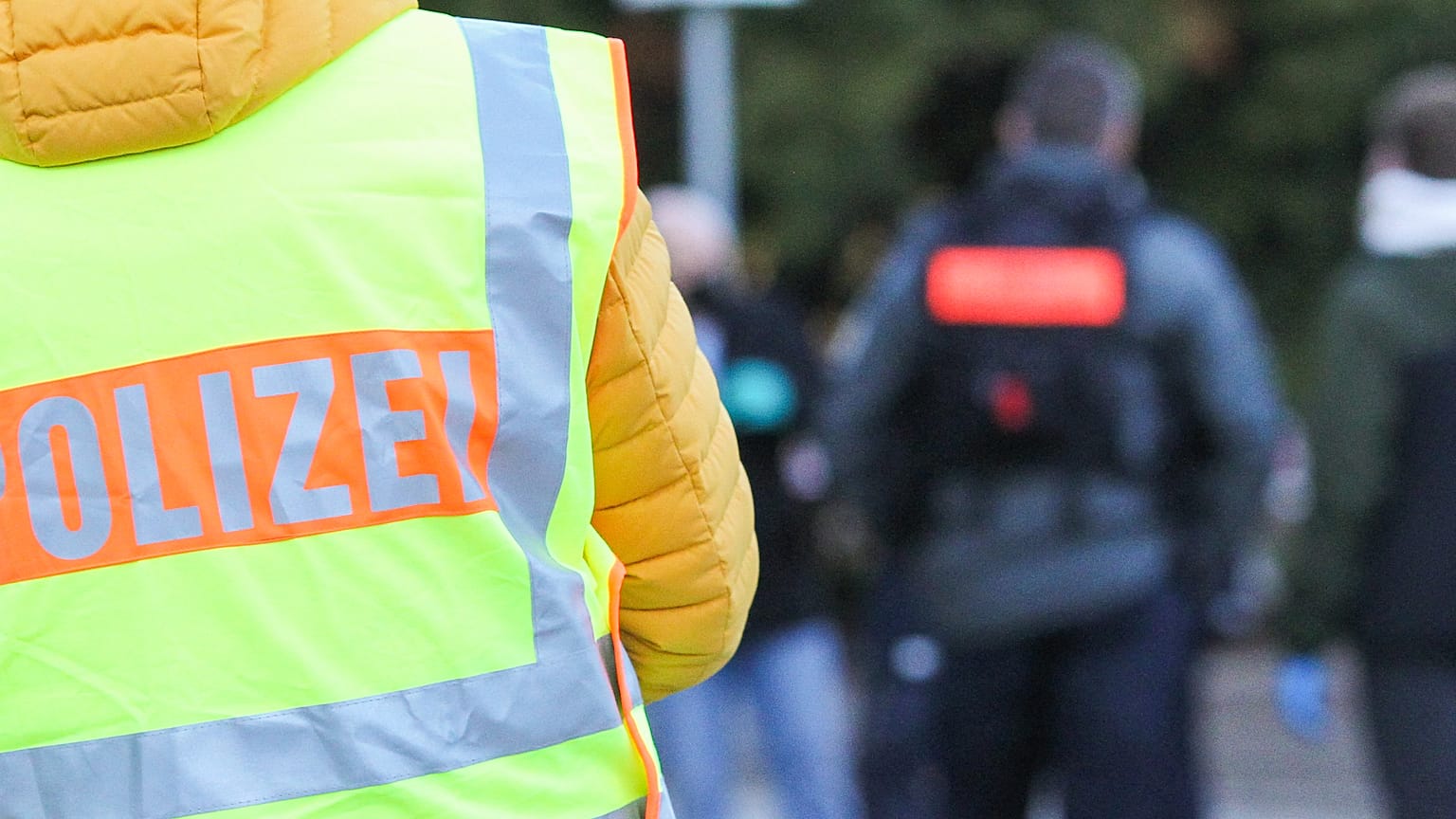Polizisten am Tatort in Heidelberg