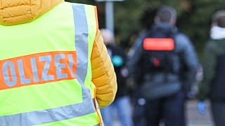 Polizisten am Tatort in Heidelberg