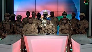 Burkina Faso'da bir grup asker devlet televizyonu RTB'de darbe bildirisi okudu