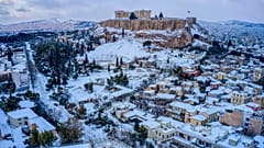 العاصمة اليونانية أثينا مغطاة بالثلوج، 24 يناير 2022