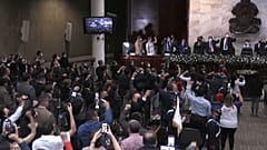 El parlamento hondureño eligió presidente a Luis Redondo, quien con diez diputados asegura la mayoría de Castro. 