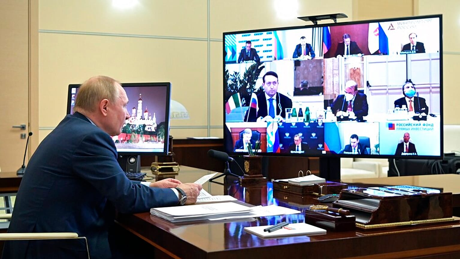 Putin presiede l'incontro con le imprese italiane