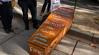 Altenheime schon zu Beginn der Pandemie in Frankreich in der Kritik