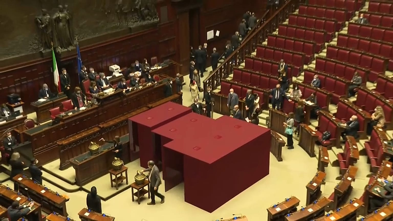 Un momento dello spoglio 