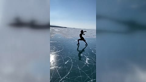 Artistik buz pateni milli sporcusu İklim Şentunalı