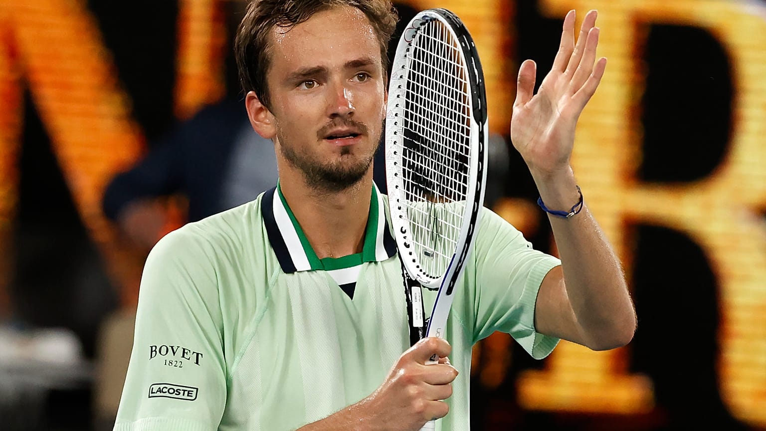 Даниил Медведев после непростой победы в четвертьфинале Australian Open