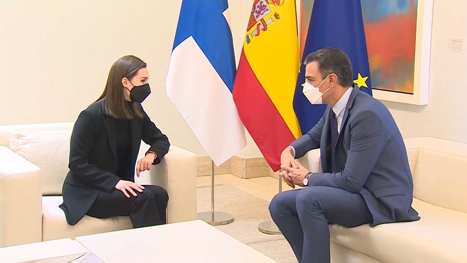 La primera ministra finlandesa, Sanna Marin, y el presidente del Gobierno español, Pedro Sánchez, en Madrid, España