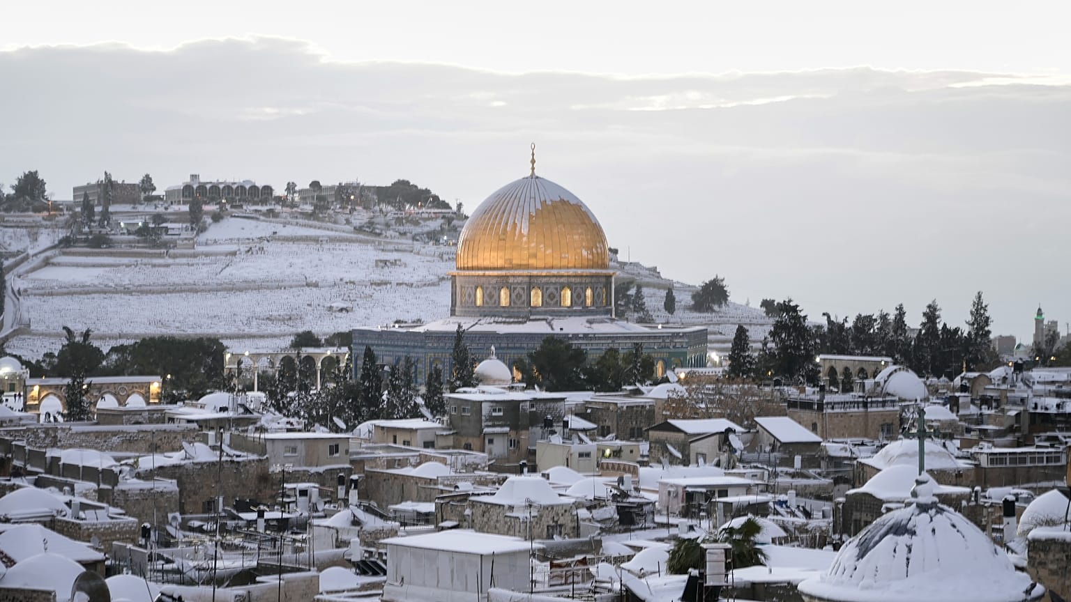 القدس تحت الثلج 