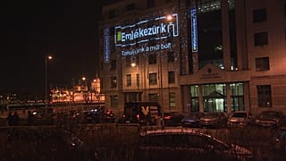 Fényfestés a Külügyminisztérium Bem téri épületén