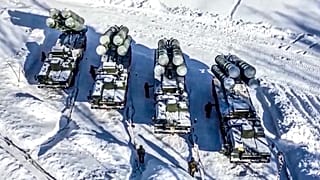  Russian S-400 Triumf surface-to-air missile systems attend a military drills in Sverdlovsk region, Ural, in Russia. 