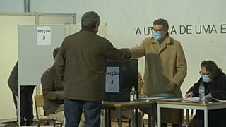Πορτογαλία: Άνοιξαν οι κάλπες για τις βουλευτικές πρόωρες εκλογές