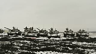 Orosz T-72B3 tankok gyakorlatoznak Rosztov térségében, közel Ukrajnához