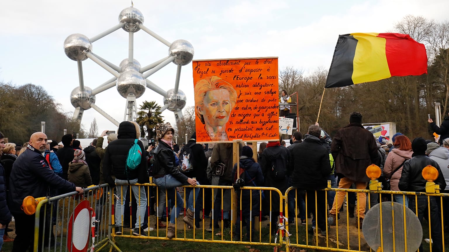 Cerca de 1600 pessoas voltaram aos protestos em Bruxelas