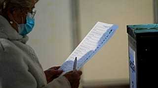 Esquerda queixa-se de "bipolarização forçada"