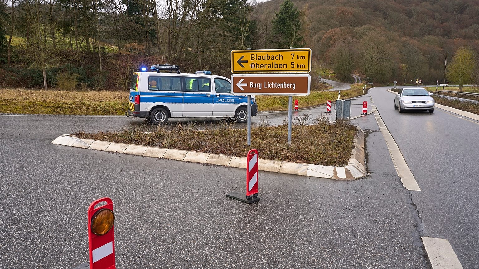 Die Polizei in Rheinland-Pfalz fahndet nach den Tätern.