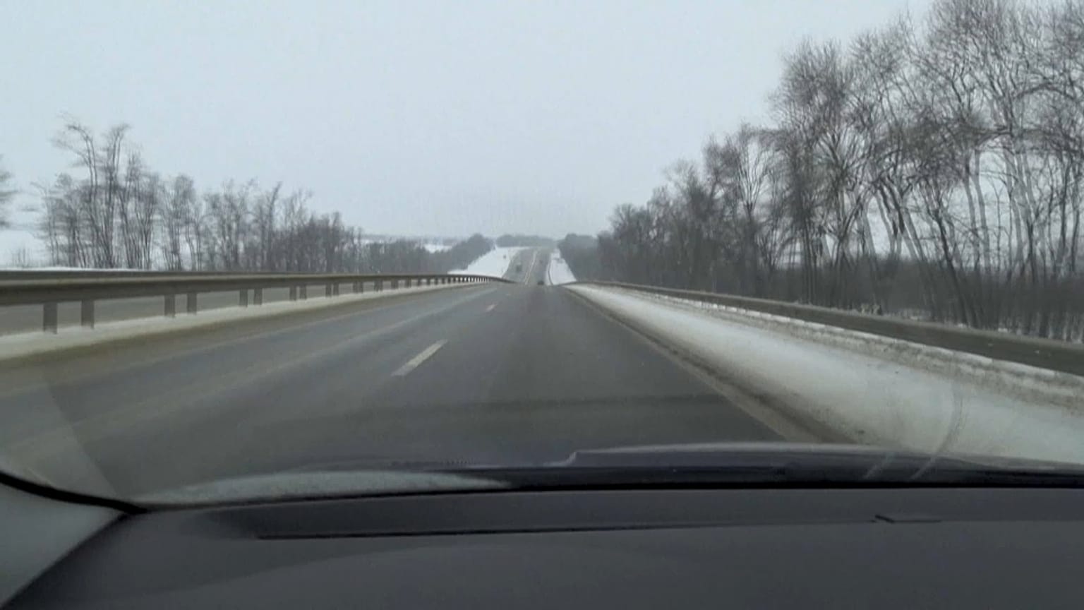 Autostrada Mosca-Kharkiv: deserta. 