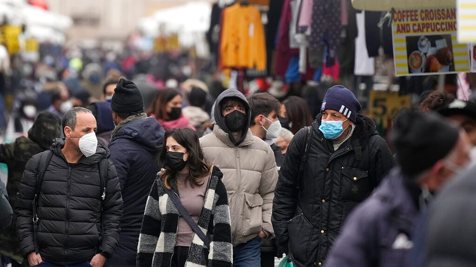 il mercato di Porta Portese a Roma