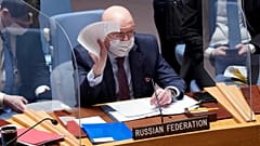 سفير روسيا لدى الأمم المتحدة فاسيلي نيبينزيا يلقي كلمة أمام مجلس الأمن التابع للأمم المتحدة، الاثنين 31 يناير 2022