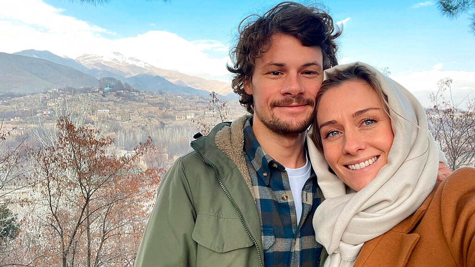 Yeni Zelandalı gazeteci Charlotte Bellis ve Belçikalı partneri Jim Huylebroek