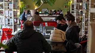 مقهى في لبنان