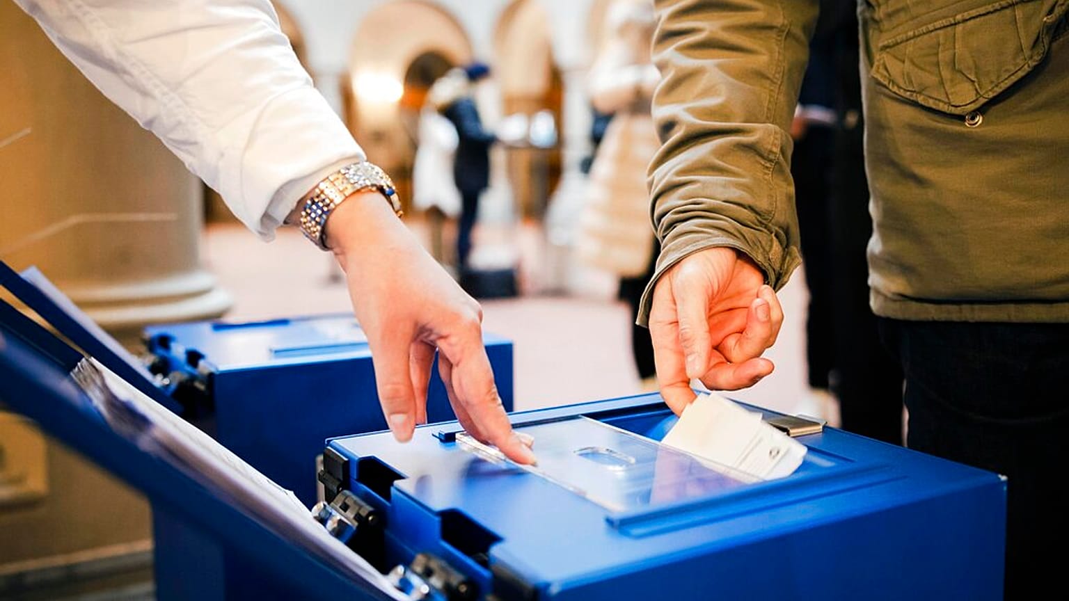 İsviçre, zorunlu aşılamaya karşı referanduma gidiyor