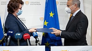 Η Μπεάτε Γκμίντερ με τον Νίκο Νουρή
