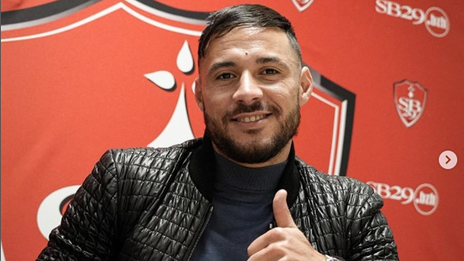 اللاعب الدولي الجزائري يوسف بلايلي. 
