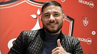 اللاعب الدولي الجزائري يوسف بلايلي.