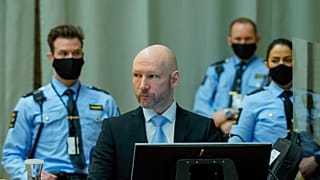 A 21 éves börtönbüntetését töltő Anders Behring Breivik bírósági meghallgatásán