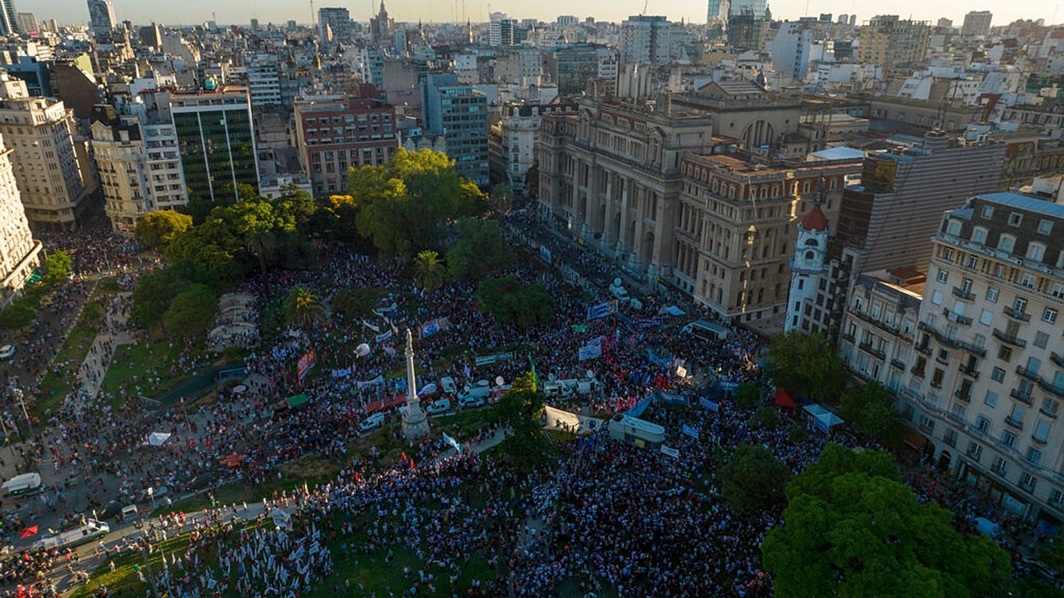Protesta frente al Palacio de los Tribunales de Buenos Aires
