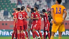 A Bayern München játékosai ünnepelnek, miután 1-0-ra győztek a Tigres UANL ellen a katari labdarúgó klubvilágbajnokság döntőjében 2021. február 11-én