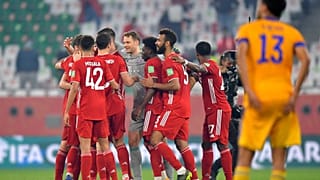 A Bayern München játékosai ünnepelnek, miután 1-0-ra győztek a Tigres UANL ellen a katari labdarúgó klubvilágbajnokság döntőjében 2021. február 11-én