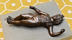 Ο Ολλανδός...Ιντιάνα Τζόουνς βρήκε κλεμμένο αγαλματάκι