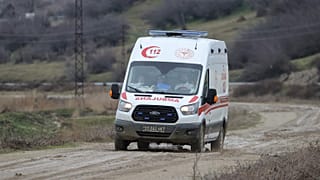 Edirne'de göçmenleri kurtarmaya giden bir ambulans