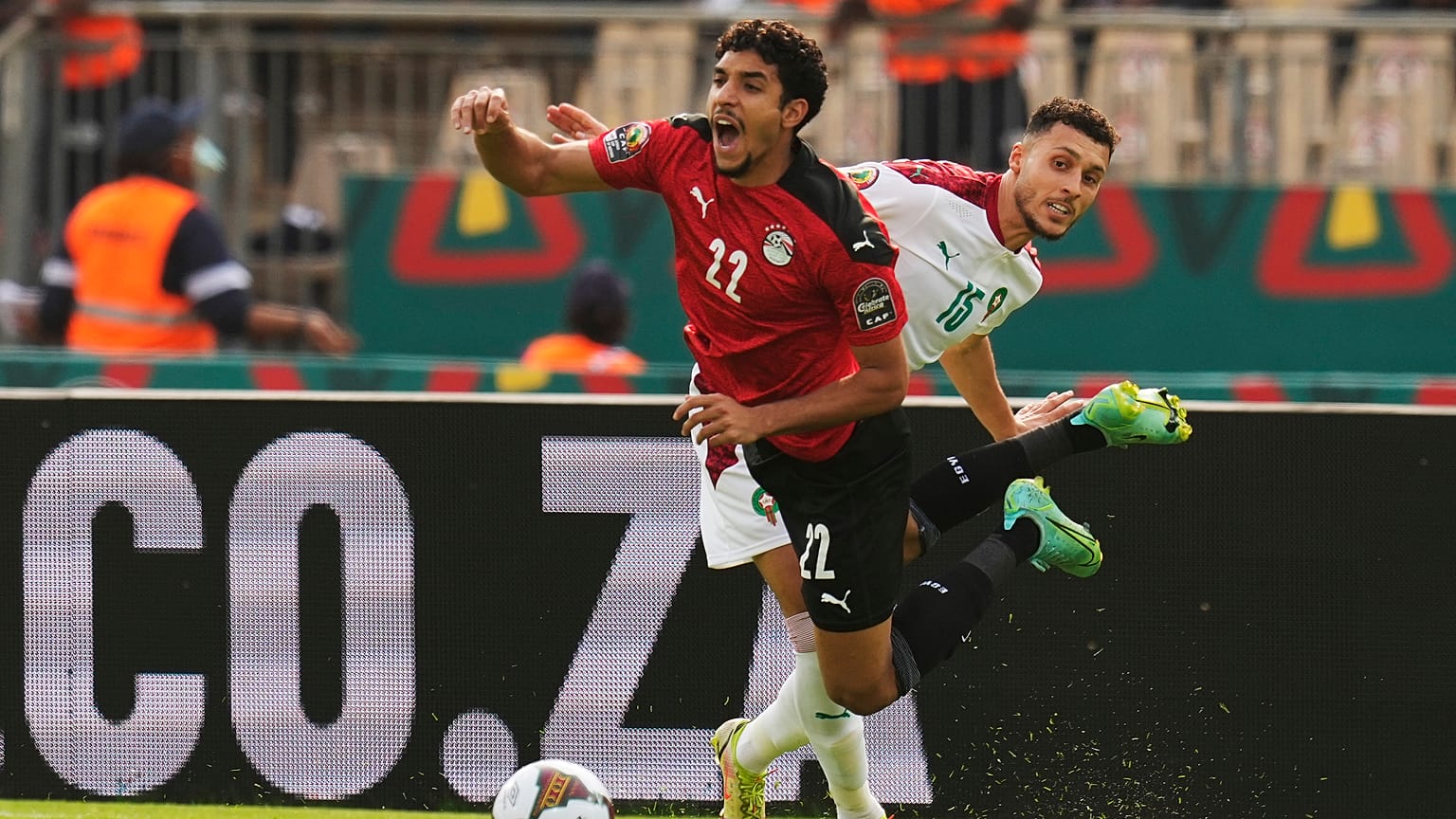 جانب من مباراة مصر والمغرب في ربع نهائي كأس أمم أفريقيا في ملعب "أحمدو أهيدجو" في ياوندي في الكاميرون، 30 يناير 2022