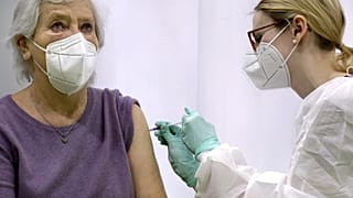 Védőoltások beadása Németországban 2021. február 17-én