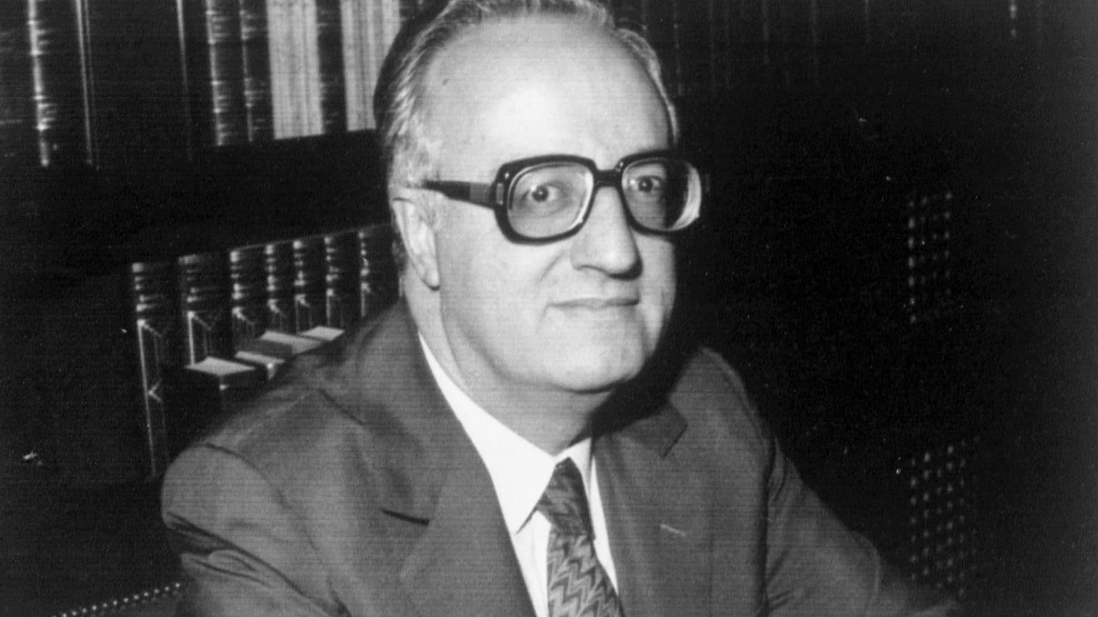 Christos Sartzetakis poses for a photo in Athens on March 29, 1985.