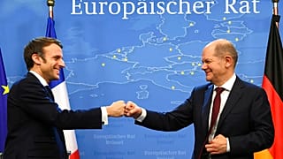 Fransa Cumhurbaşkanı Emmanuel Macron ve Almanya Başbakanı Olaf Scholz