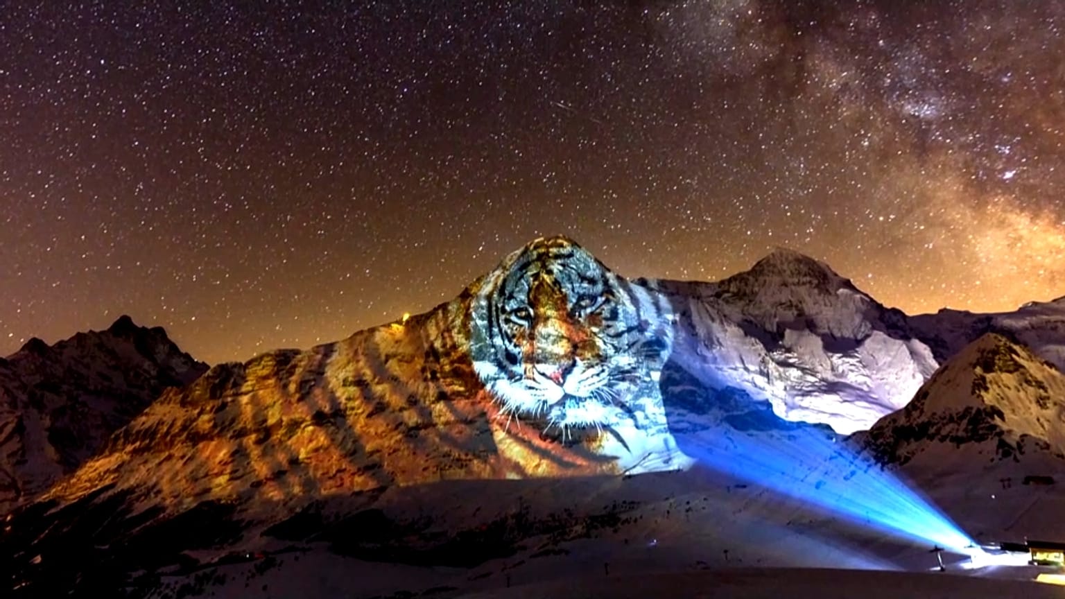 Um animal de poder gigante brilha na face norte do Eiger - uma mais lendárias montanhas da Suíça