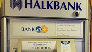 Halkbank 1976 tarihli Bağımsız Yabancı Devlet Dokunulmazlığı Yasası kapsamında olduğu için Amerikan mahkemelerinin bankayı yargılamaya hakkı olmadığını savunuyor
