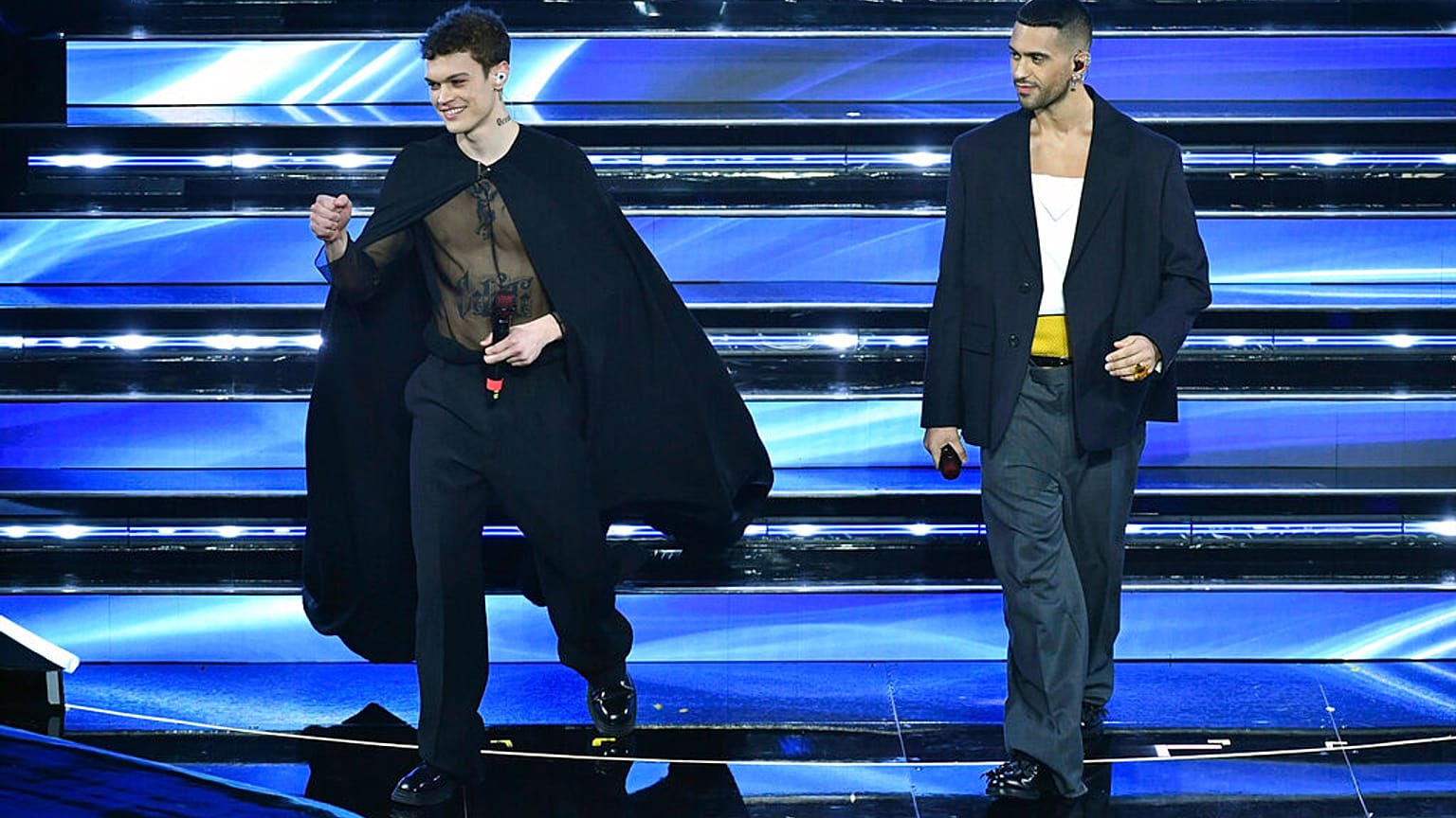 "Mahmood & Blanco" sur scène lors de la première soirée du Festival de musique de Sanremo 2022, en Italie, mardi 1er février 2022.