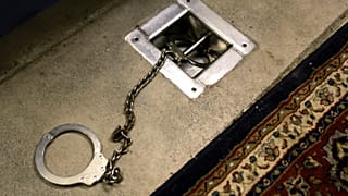 زنزانة بلوك أ في سجن المعسكر 5 شديد الحراسة في خليج غوانتانامو، القاعدة البحرية الأمريكية - كوبا. 2006/06/26