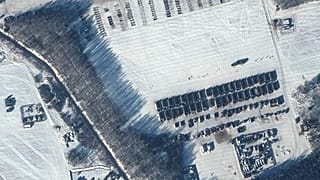 Rusya'nın Ukrayna sınırına asker yığınağı yaptığını gösteren uydu görüntüleri yayımlandı