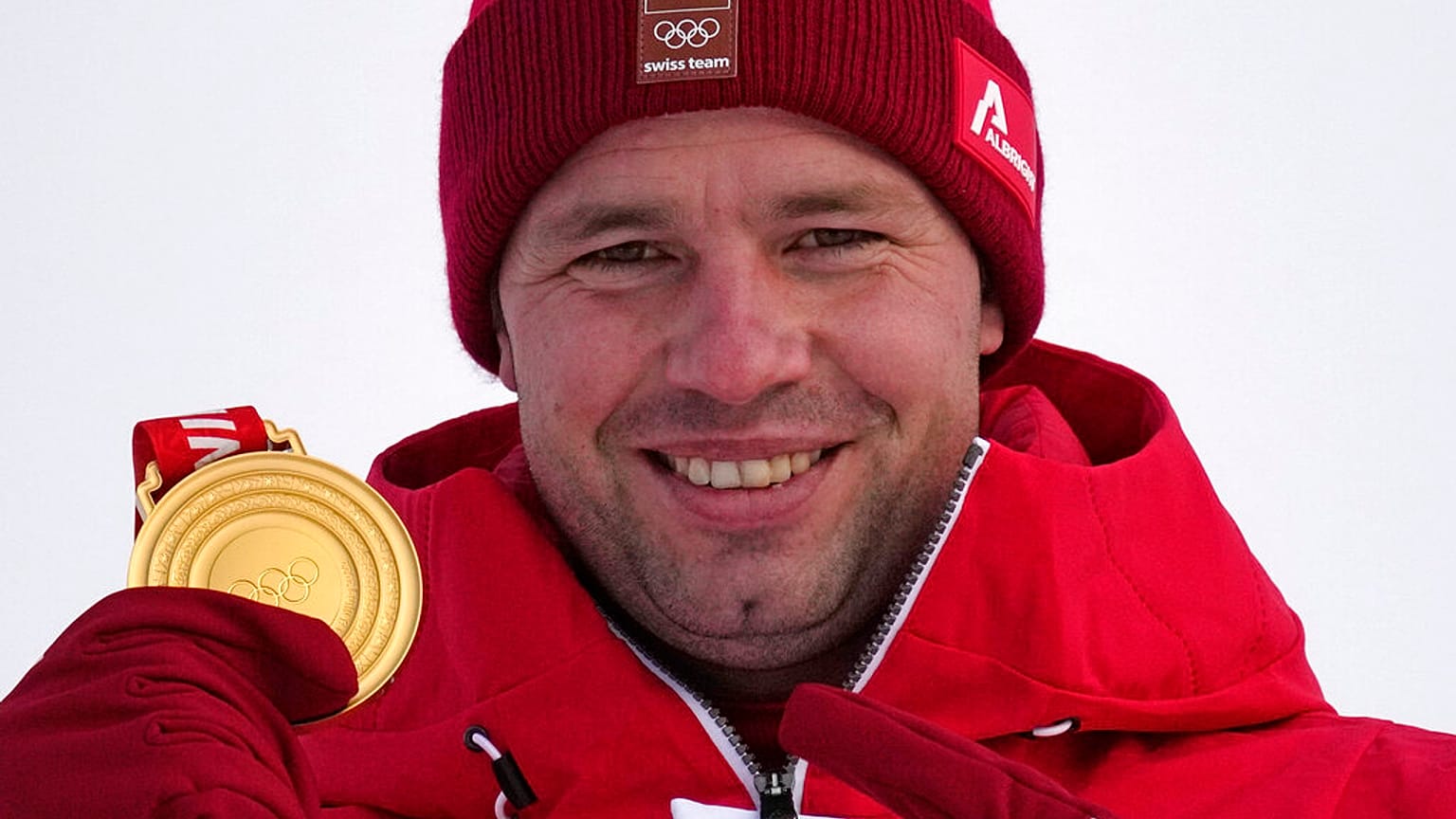 Schweizer Beat Feuz gewinnt die Abfahrt in Peking