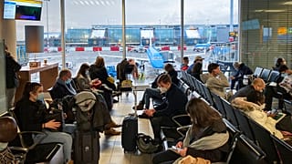 Hollanda Covid-19'a karşı yeni setahayt kısıtlamalarını hayata geçiriyor