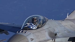 Uno de los aviones de combate participantes en las maniobras militares