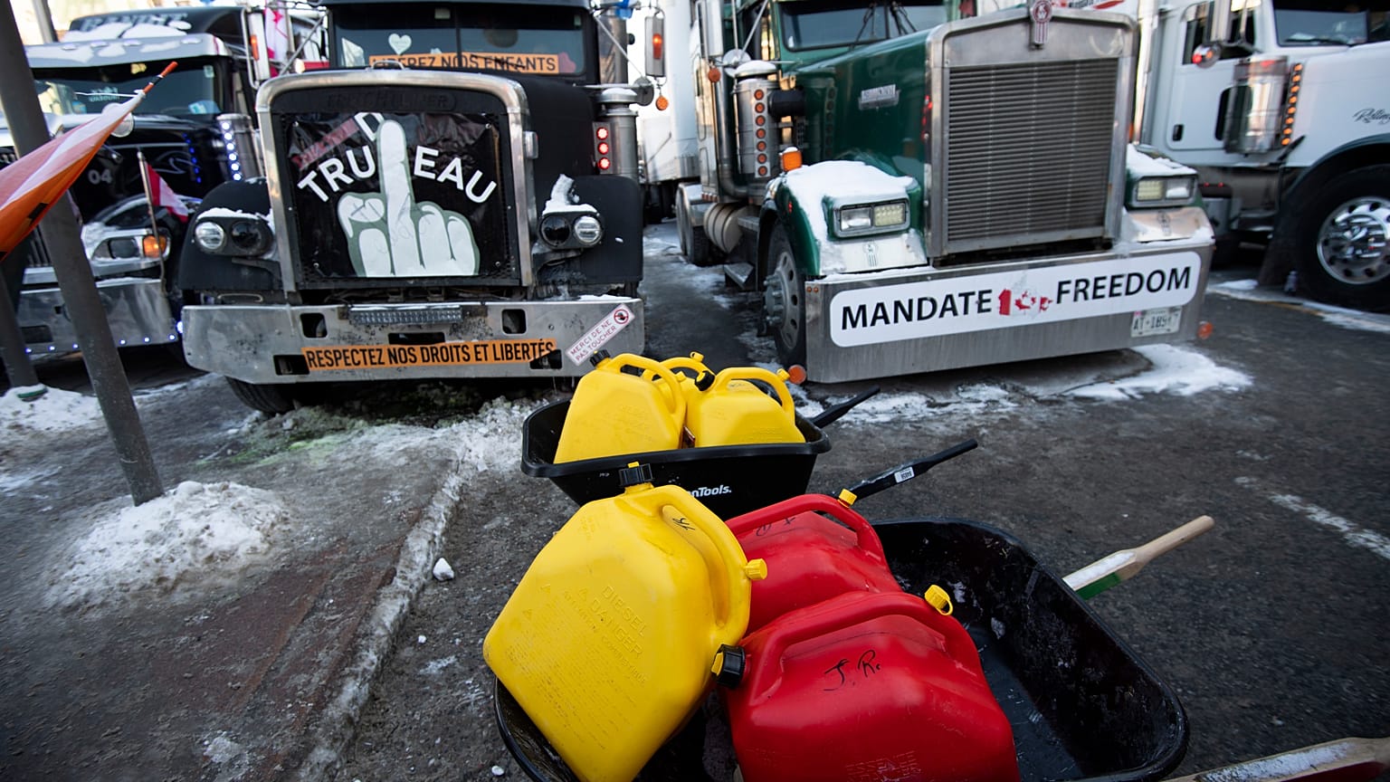 Devant les bureaux du Premier ministre canadien à Ottawa le 5 février dernier, après plus d'une semaine de blocage de la capitale du pays