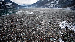 Denizlerde plastik atık kirlliliği